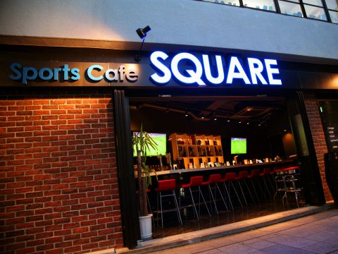 SQUARE Sports bar